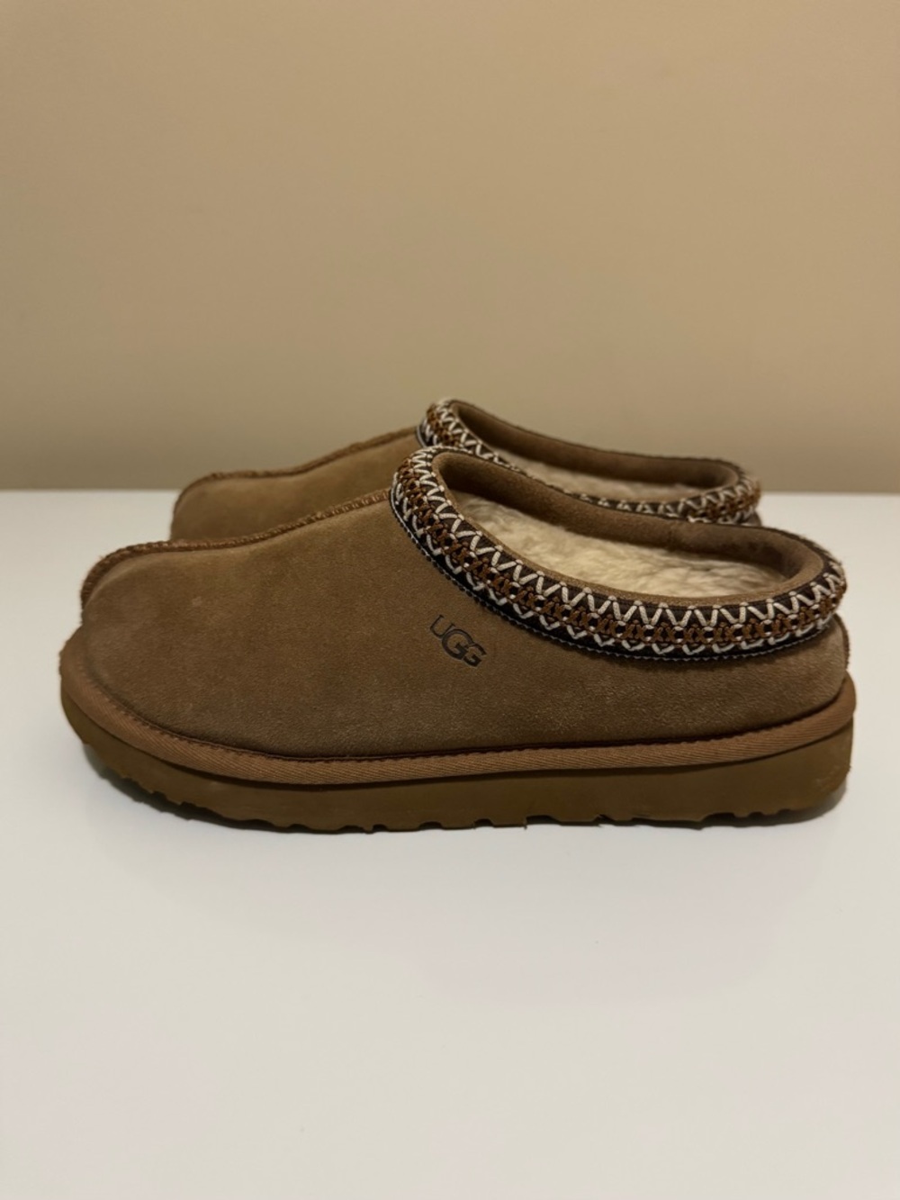 Ugg Tasman Slippers Chestnut Size 8 GUC! - Picture 5 of 10